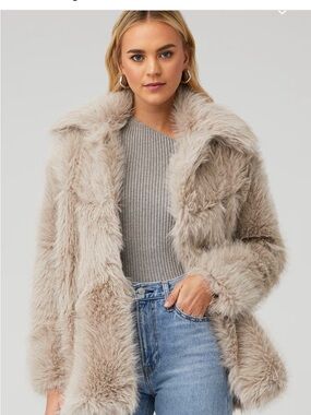 ASTR The Label Hadley Faux Fur Coat 🤍 XS/S Retail $220